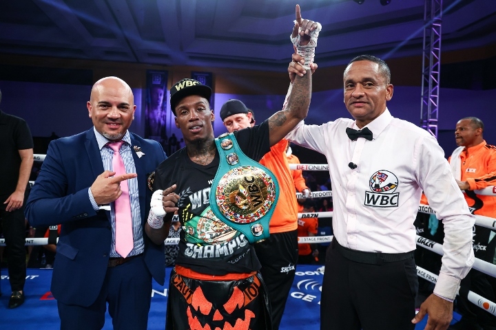 O’Shaquie Foster beats Robson Conceicao, this time officially